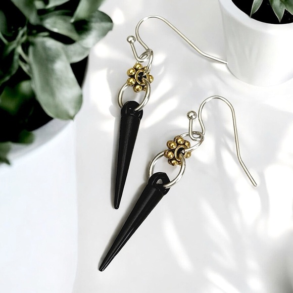 5 For $25💫Alternative Biker Black Spike Cone Dangles Earrings - Picture 5 of 5